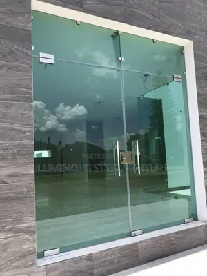 Get Your Transparent Glass 10mm Swing Door Tampered