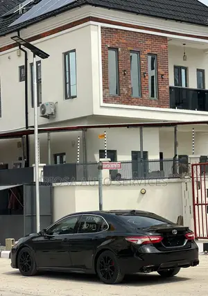 Toyota Camry XSE FWD (2.5L 4cyl 8AM) 2018 Black