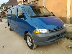 Toyota HiAce 2003 Blue