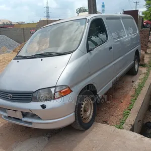 Toyota HiAce 2006 Grey