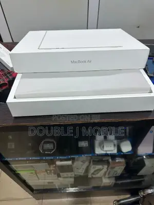 New Laptop Apple MacBook Air 2024 M3 16GB Apple M3 SSD 256GB