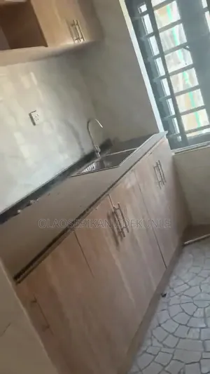 2bdrm Bungalow in Alao Akala Gra, Akobo for rent