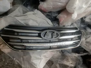 Front Grille Santa Fe 2016 Normal