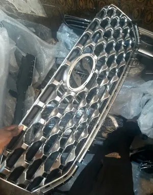 Front Grille Santa Fe 2022