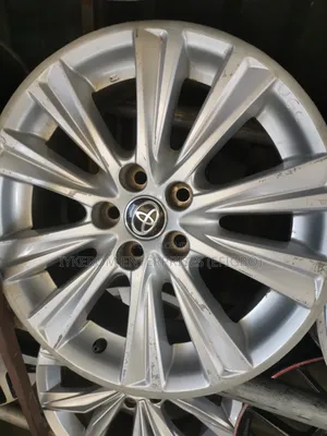 Toyota Camry 18 Rim 2018 Follow Come