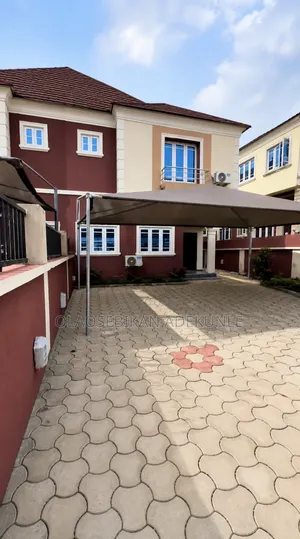 3bdrm Duplex in Ikolaba Gra, Bodija for sale