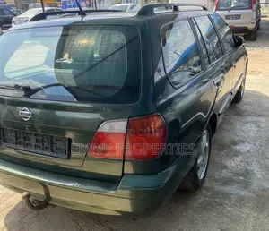 Nissan Primera 2000 Green