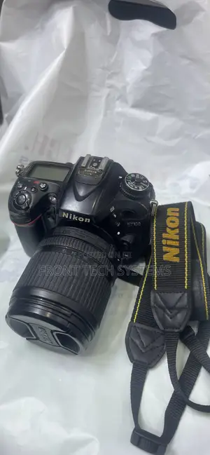 Nikon D7100 18/105mm Professional Video Camera