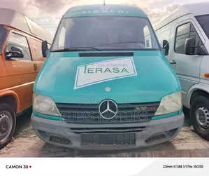 Mercedes-Benz Sprinter 2000 Green