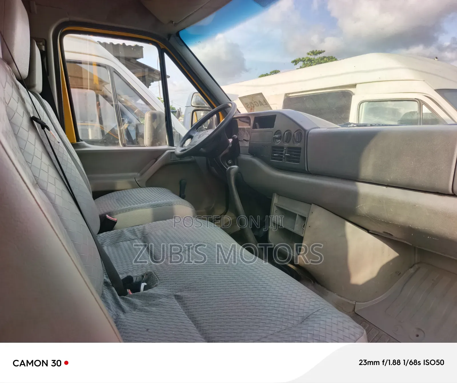 Volkswagen LT 2000 Orange
