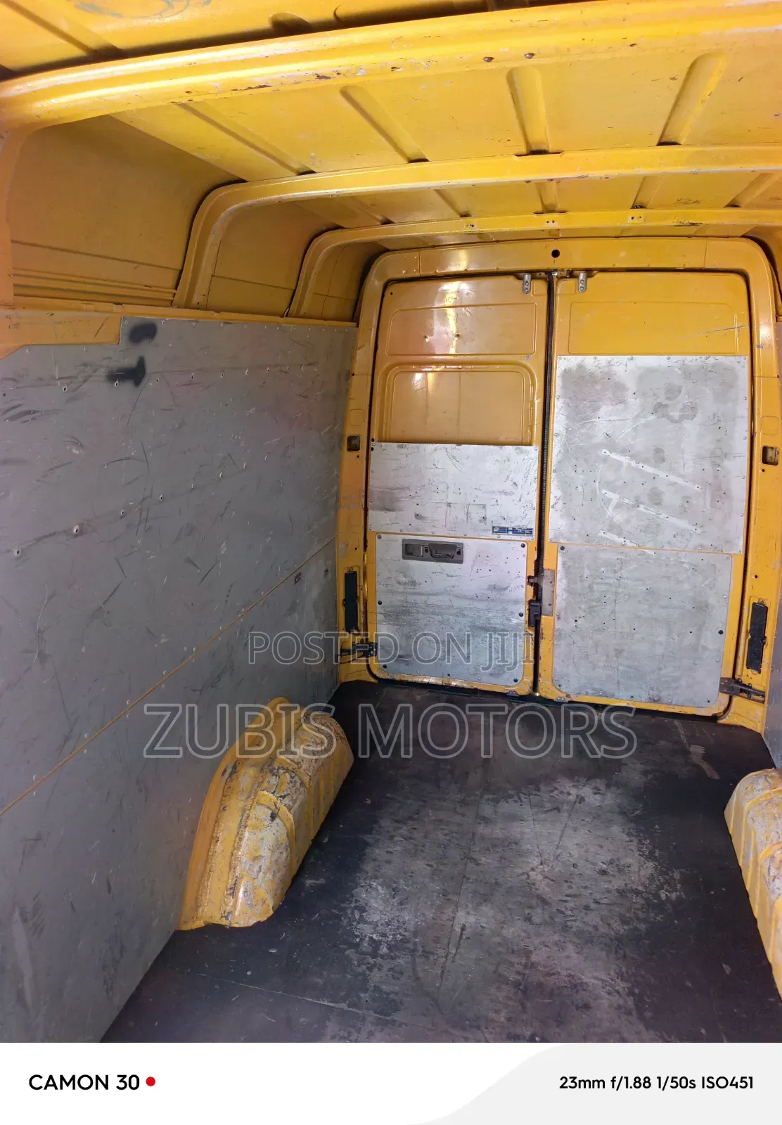 Volkswagen LT 2000 Orange