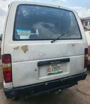 Toyota HiAce 1983 White