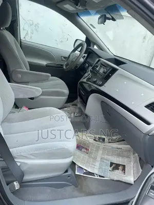 Toyota Sienna 2011 Gray