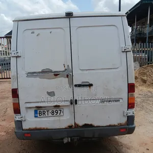 Mercedes-Benz Sprinter 2005 White