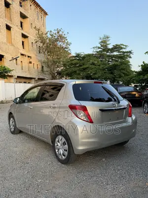 Toyota Yaris LE Hatchback 5dr 2016 Beige