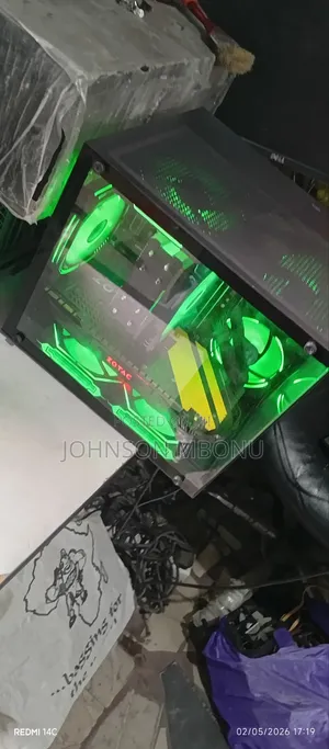 Desktop Computer MSI model 32GB AMD Ryzen 7 SSD 512GB