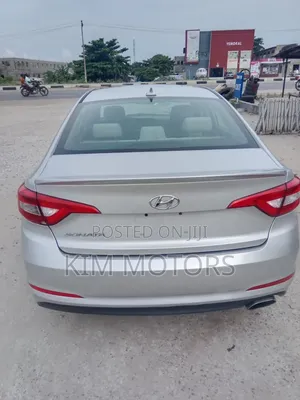 Hyundai Sonata Base Sedan FWD (2.4L 4cyl 6A) 2017 Silver