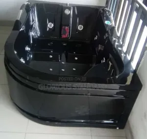 Double Curve Jacuzzi Black