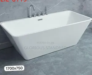 Free Standing Bathtub With Mixer and Tap Plain White