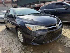 Toyota Camry LE 4dr Sedan (2.5L 4cyl 6A) 2015 Blue