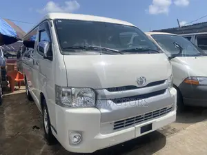 Toyota HiAce 2015 White