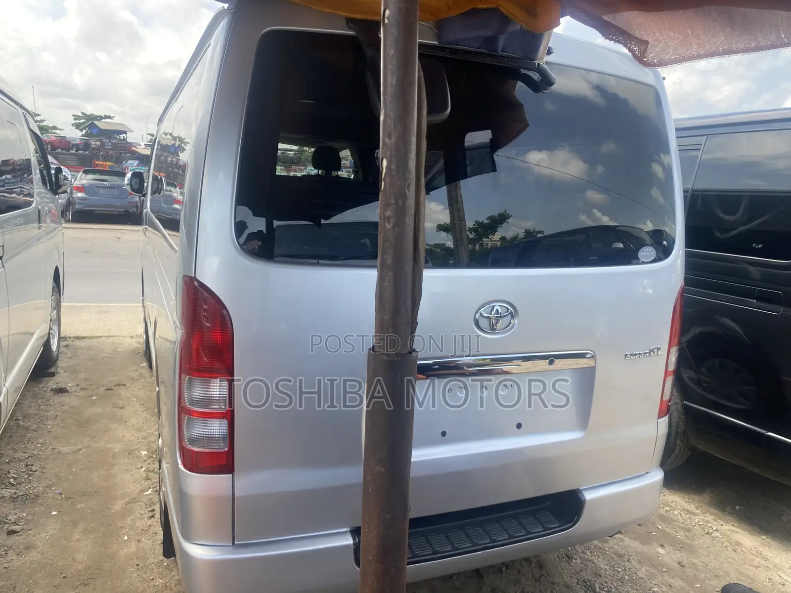 Toyota HiAce 2012 Silver