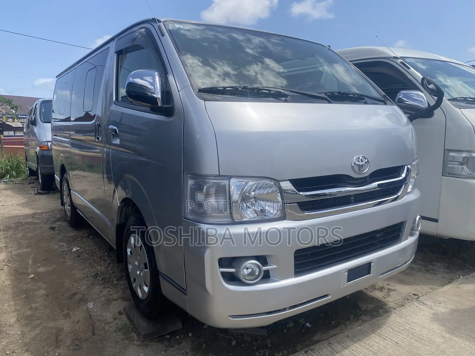 Toyota HiAce 2012 Silver