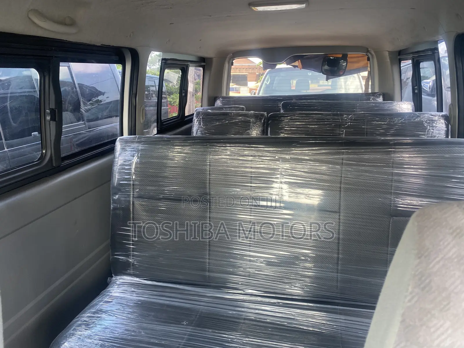 Toyota HiAce 2012 Silver
