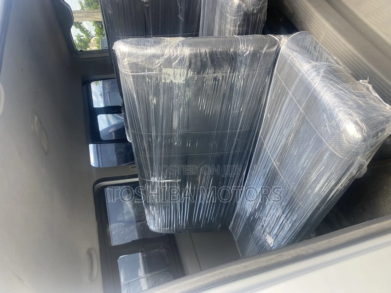 Toyota HiAce 2012 Silver