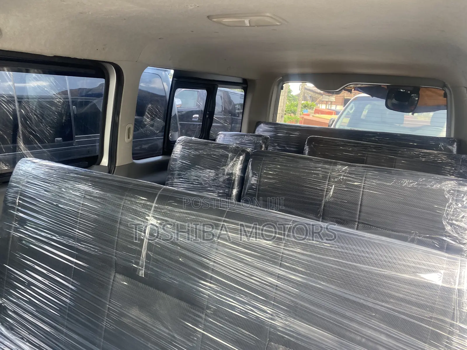 Toyota HiAce 2012 Silver