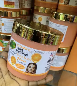 Veet Gold Vitamin C Body Scrub