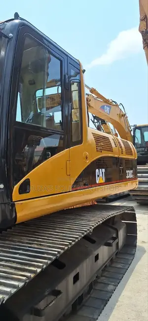 Caterpillar Excavator 320cl for Sale. Prjce: 170 Million