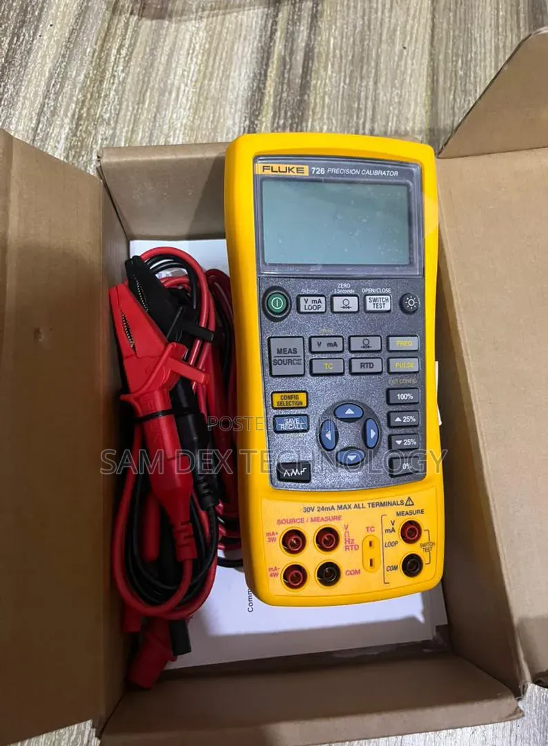 Fluke 726 Precision Calibrator
