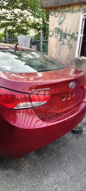 Hyundai Elantra GLS Automatic 2012 Red