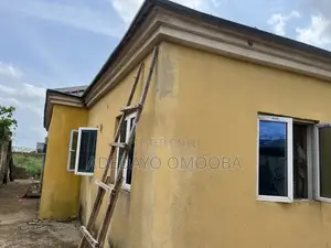 House for Sale in Oyero
