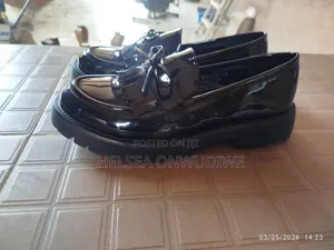 Black Shoe