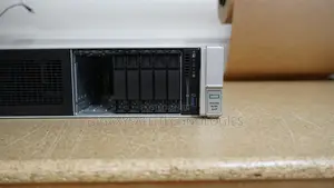 Server HP ProLiant DL 32GB Intel Xeon HDD+SSD 32GB