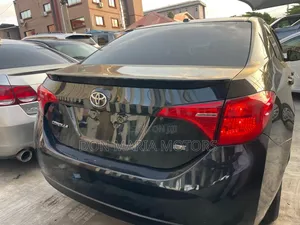 Toyota Corolla SE 4dr Sedan (1.8L 4cyl CVT) 2017 Black
