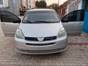 Toyota Sienna LE AWD (3.3L V6 5A) 2004 Silver