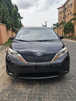 Toyota Sienna 2015 Black