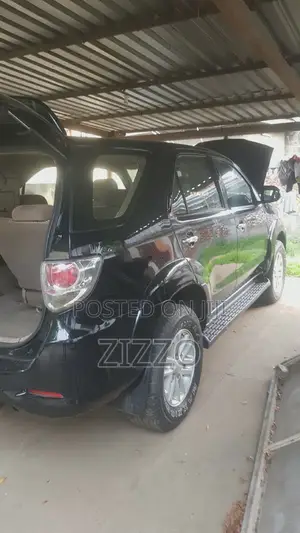 Toyota Fortuner 2012 Black