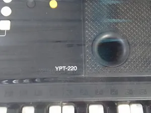 Yamaha Ypt-220 Keyboard – Uk Used, Clean Working Perfectly