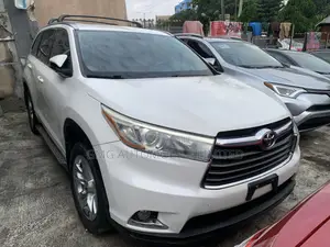 Toyota Highlander Limited 4dr SUV (3.5L 6cyl 6A) 2015 White