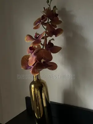 Gold Flower Vase(Gold Bottle)+ Free Orchid Flower.