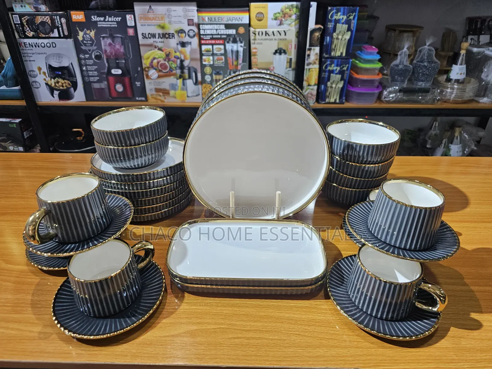 32-Piece Dinner Set