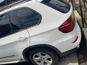 BMW X5 xDrive50i AWD (4.4L 8cyl 8A) 2012 White