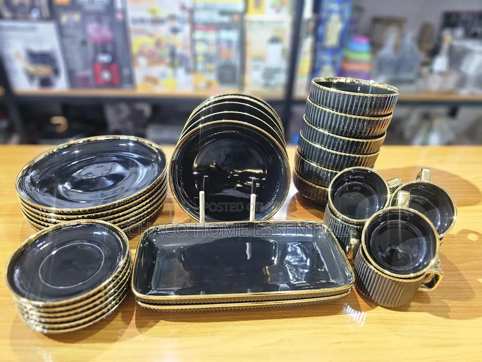 32-Piece Dinner Set