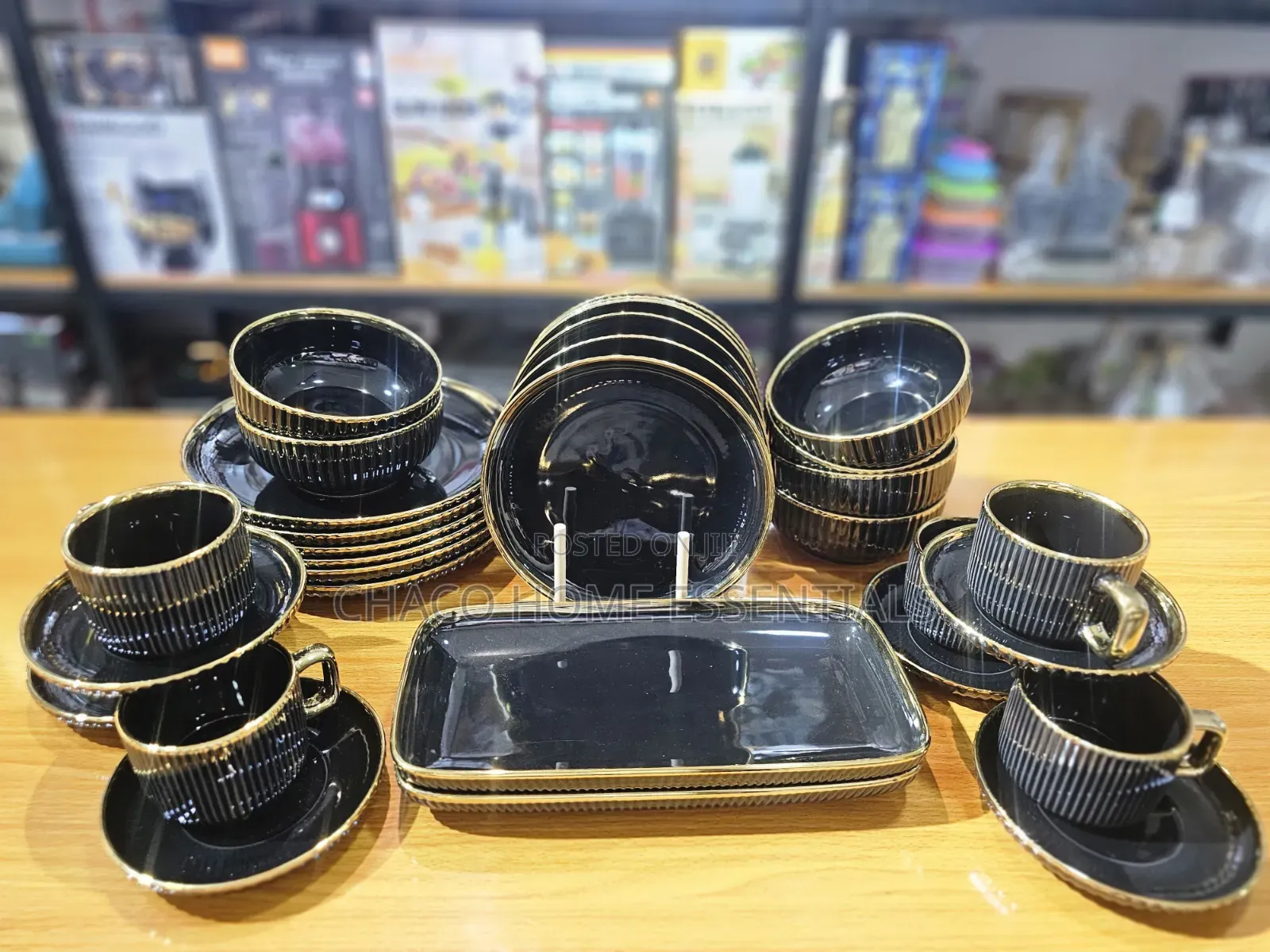 32-Piece Dinner Set
