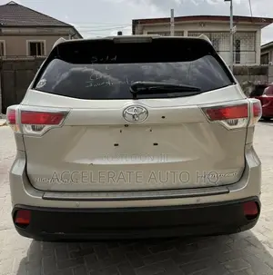 Toyota Highlander Limited 4dr SUV AWD (3.5L 6cyl 6A) 2015 Gold