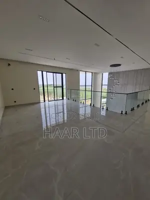 5bdrm Duplex in Chevron for sale
